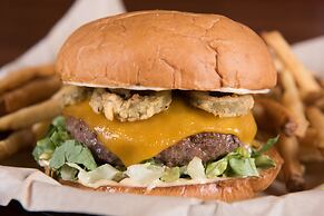 Holiday Inn Glendale - Stadium & Ent Dist by IHG