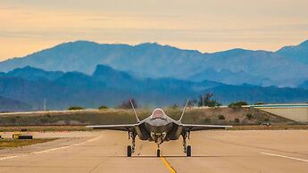 Holiday Inn Glendale - Stadium & Ent Dist by IHG