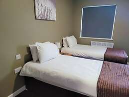 The Oakwood Hotel by Roomsbooked