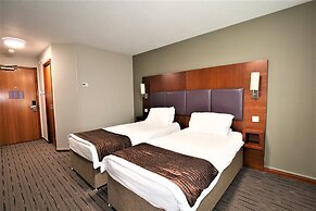 The Oakwood Hotel by Roomsbooked