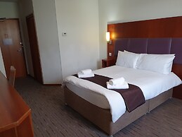 The Oakwood Hotel by Roomsbooked