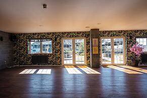 The Oakwood Hotel