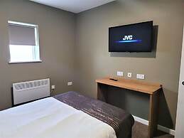 The Oakwood Hotel by Roomsbooked