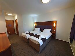 The Oakwood Hotel by Roomsbooked