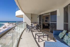 Playa Blanca 3 Bedroom Condo by RedAwning