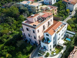 Luxury Villa with Penthouse, Pools and Sea View