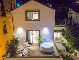 Luxury Villa with Penthouse, Pools and Sea View