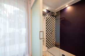 Luxury Villa with Penthouse, Pools and Sea View