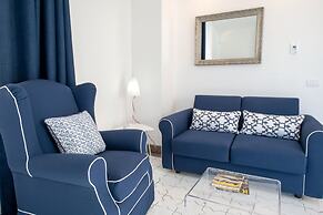 Luxury Villa with Penthouse, Pools and Sea View