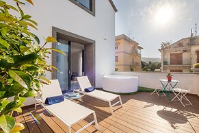 Luxury Villa with Penthouse, Pools and Sea View