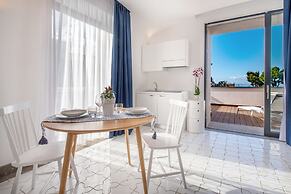 Luxury Villa with Penthouse, Pools and Sea View