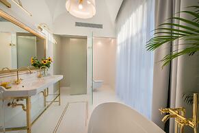 Luxury Villa with Penthouse, Pools and Sea View