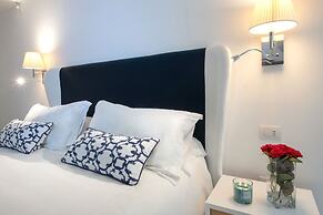 Luxury Villa with Penthouse, Pools and Sea View