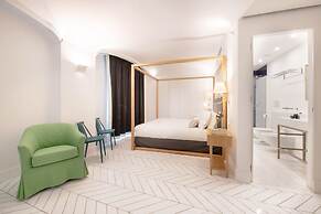 Luxury Villa with Penthouse, Pools and Sea View