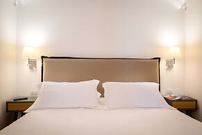 Luxury Villa with Penthouse, Pools and Sea View