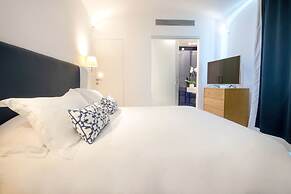 Luxury Villa with Penthouse, Pools and Sea View