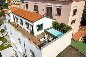 Luxury Villa with Penthouse, Pools and Sea View