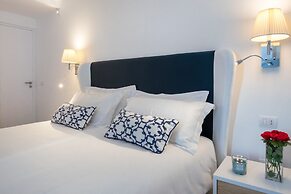 Luxury Villa with Penthouse, Pools and Sea View