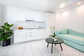 Luxury Suite with Garden and Jacuzzi