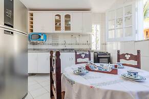 GB21 Ótima Casa 4 Suítes em Guarajuba