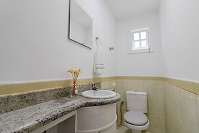 GB21 Ótima Casa 4 Suítes em Guarajuba