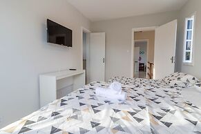 GB21 Ótima Casa 4 Suítes em Guarajuba