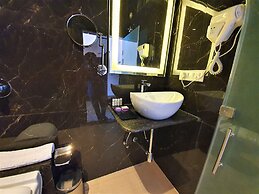 VITS Shanti Solitaire Arpora