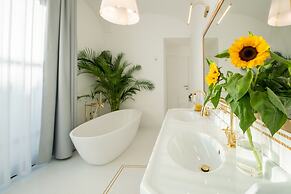 Luxury Suite with Terrace