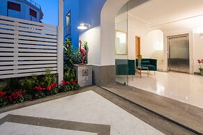 Luxury Apartment with Penthouse and Pool