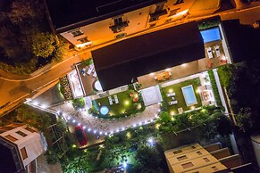 Luxury Apartment with Penthouse and Pool