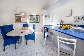 Luxury Apartment with Penthouse and Pool