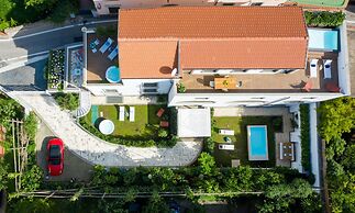 Luxury Apartment with Penthouse and Pool