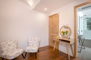 Luxury Apartment with Penthouse and Pool