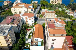 Luxury Apartment with Penthouse and Pool