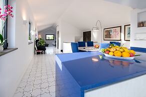 Luxury Apartment with Penthouse and Pool