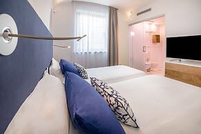 Luxury Apartment with Penthouse and Pool