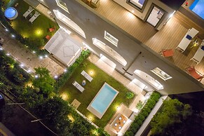 Luxury Apartment with Penthouse and Pool