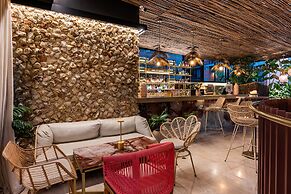 Elcielo Hotel & Restaurant