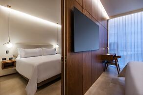 Elcielo Hotel & Restaurant