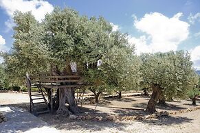 Captivating 5br Pool Villa Close Navarino Golf