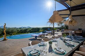 Captivating 5br Pool Villa Close Navarino Golf