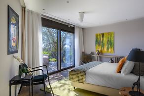 Captivating 5br Pool Villa Close Navarino Golf