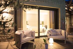 Captivating 5br Pool Villa Close Navarino Golf