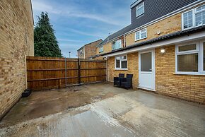 Rochfords Serviced House with 5 Bedrooms