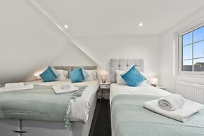 Rochfords Serviced House with 5 Bedrooms