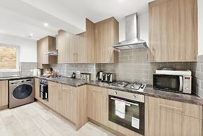 Rochfords Serviced House with 5 Bedrooms