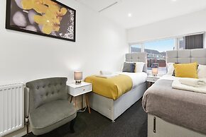 Rochfords Serviced House with 5 Bedrooms