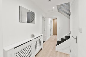 Rochfords Serviced House with 5 Bedrooms