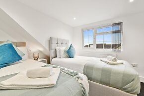 Rochfords Serviced House with 5 Bedrooms