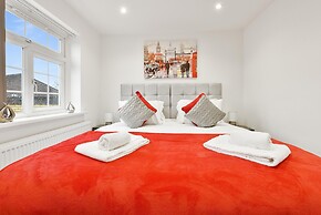 Rochfords Serviced House with 5 Bedrooms